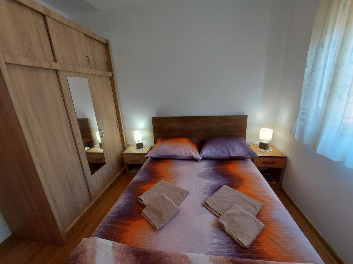 Apartman Porat Lejlighed Pula Eksteriør billede