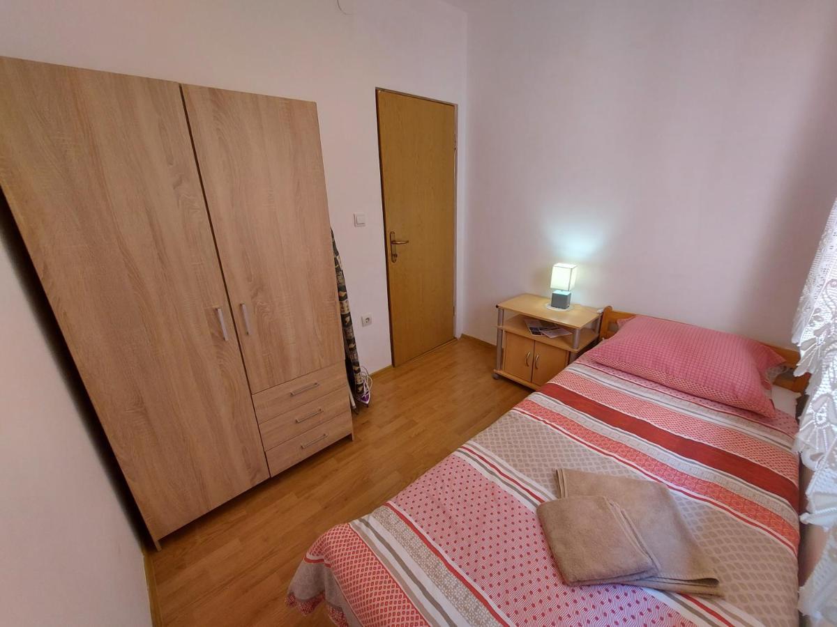 Apartman Porat Lejlighed Pula Eksteriør billede